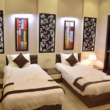 Hotel Mahendra Plaza Hardoi Extérieur photo