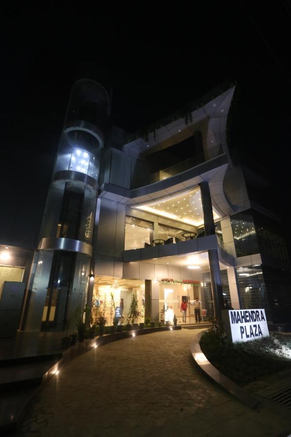 Hotel Mahendra Plaza Hardoi Extérieur photo