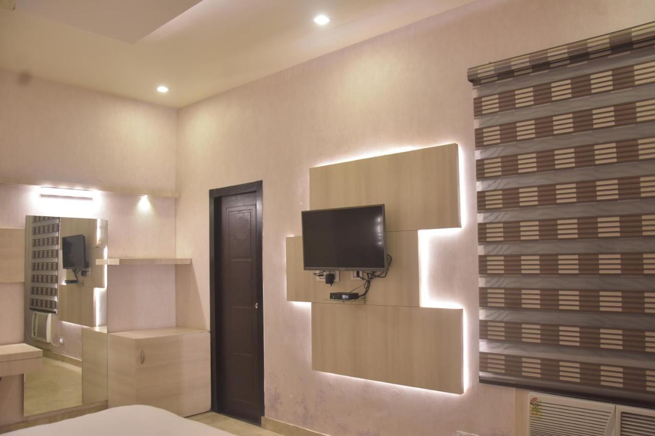 Hotel Mahendra Plaza Hardoi Extérieur photo