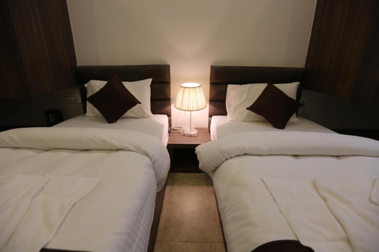 Hotel Mahendra Plaza Hardoi Extérieur photo